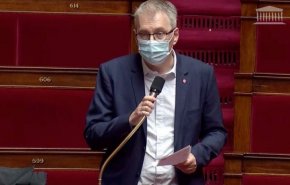 نائب ماكرون يتعرض للإعتداء من قبل الرافضين للإجراءات الصحية
