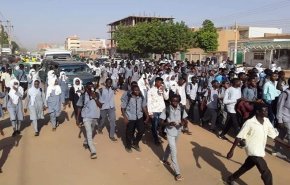 ما سبل حل الأزمة في السودان مع تفاقم الانسداد السياسي؟