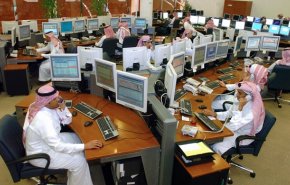الامارات تهدد بحبس من يرفض العمل يوم الجمعة