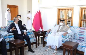 وزير الخارجية الإيراني يلتقي أمير قطر