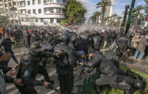 إحالة 17 موقوفاً على القضاء في احتجاجات ذكرى الثورة التونسية