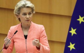 رئيسة المفوضية الأوروبية تدخل الحجر الصحي