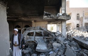 تحالف العدوان السعودي يشن غارات جوية عنيفة على مطار صنعاء