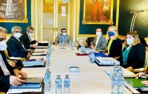 تواصل المباحثات بين الوفدين الإيراني والأوروبي في فيينا