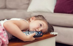 تحذير: لا تنم والتلفاز أمامك!