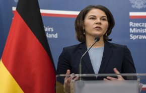ألمانيا مستعدة لدعم أوكرانيا اقتصاديا ولن تسحب دبلوماسييها من كييف