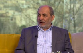هكذا كان يدير الامام الخميني الثورة الاسلامية قبيل عودته لايران؟