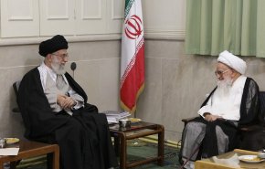 قائد الثورة الاسلامیة یعزی برحیل المرجع الديني آية الله العظمى صافي كلبایكاني