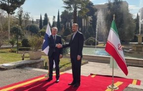 وزير الخارجية الايراني يتباحث مع نظيره الفنلندي حول توطيد العلاقات