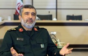 العميد حاجي زادة: سنزيح الستار عن صاروخ استراتيجي جديد قريبا