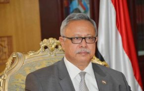 رئيس الوزراء اليمني يهنئ بذكرى الثورة الإسلامية الإيرانية