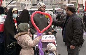 شاهد.. الشارع الايراني في مسيرات احياء الثورة الاسلامية