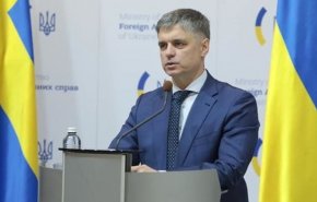 سفير أوكرانيا لدى بريطانيا يتراجع ويوضح تصريحاته بشأن الناتو