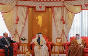 شاهد.. مواقع التواصل ترفض زيارة بينيت الی البحرين 