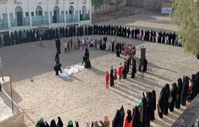 وقفة وقافلة مالية نسائية دعما لعمليات إعصار اليمن