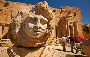 شاهد:هكذا يتم سرقةأهم أثار القارة الافريقية في ليبيا..
