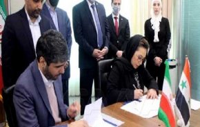 سوريا وإيران توقعان مذكرة للتعاون في الشؤون الإدارية والتوظيف
