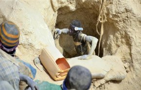 مصرع 60 شخصا في انفجار بمنجم ذهب في بوركينا فاسو
