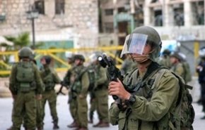 مستوطنون يهاجمون منازل المواطنين غرب سلفيت والاحتلال يعتدي على شابين