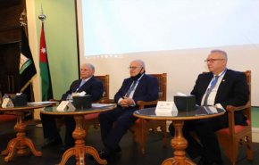 رئيس وزراء اردني أسبق يطالب بتبسيط الإجراءات الحكومية
