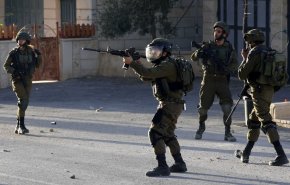 اصابة 4 فلسطينيين برصاص الاحتلال في الخليل