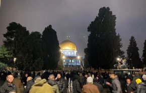 الآلاف يلبون نداء الفجر العظيم بالأقصى في جمعة 
