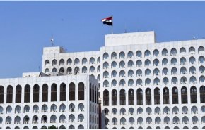 العراق يستدعي السفير الإيراني ويسلمه مذكرة احتجاج
