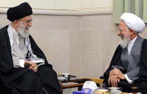 قائد الثورة يعزي آيةالله جوادي آملي بوفاة أخيه