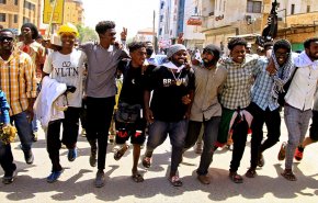 شاهد.. تظاهرات تعم السودان وتندد بحكم العسكر