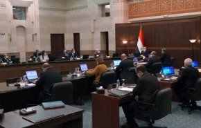 الحكومة السورية تؤكد تأمين انسياب السلع الأساسية إلى الأسواق
