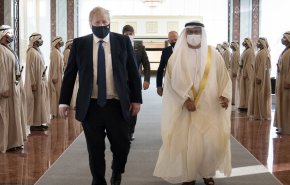 جونسون يصل إلى الإمارات لتهدئة أسواق الطاقة العالمية