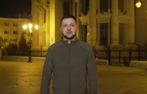 خبير روسي: زيلنسكي يتحدث بتوجيهات امريكية وبريطانية