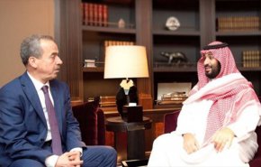 صحفي مقرّب من السعودية: قدر سوريا العودة لأسرتها