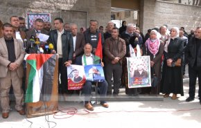 شاهد.. وقفة تضامنية مع الأسرى الفلسطينيين في غزة