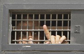 الشاباك يستخدم الصدمات الكهربائيّة أثناء تعذيب الأسرى