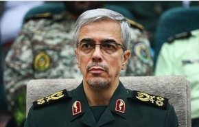 اللواء باقري يتفقد انجازات القوة البحرية للجيش الايراني