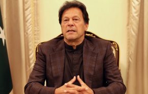 عمران خان يعرب لزيلينسكي عن أمله في تسوية مبكرة لازمة أوكرانيا