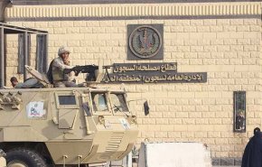 مصر.. قرار بالتعامل بصرامة مع المعتقلين المضربين عن الطعام