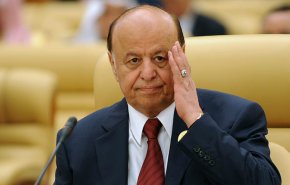 فيديو/نقل الفار هادي للمستشفى وأنباء عن تعرضه لجلطة دماغية 