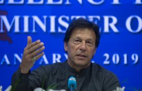 الإمارات تحذر الباكستانيين من دعم عمران خان