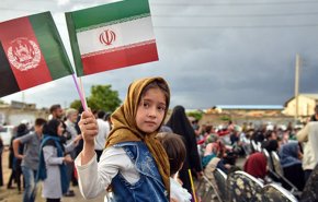 شاهد.. شعبا ايران وافغانستان اكثر شعوب العالم تلاحماً