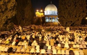 اعتقالات واسعة بعد الاعتداء على المصلين في الاقصى