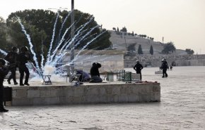 شاهد الاستفزاز الإسرائيلي في صور عن اقتحامه المسجد الأقصى اليوم
