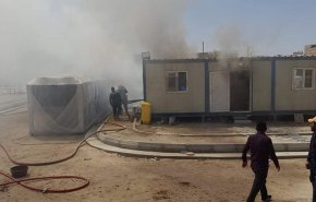 بالصور.. اخماد حريق داخل مستشفى الفلوجة العام بالعراق
