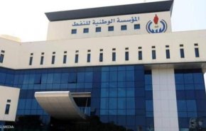 ليبيا تعلن ’القوة القاهرة’ بميناء الزويتينة النفطي