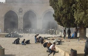 مستوطنون صهاینة يقتحمون باحات المسجد الأقصى لليوم الرابع  + فيديو