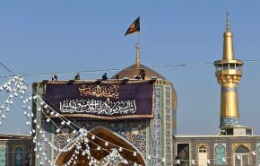 الروضة الرضوية ترفع راية الحداد على اعتاب ذكرى استشهاد الامام علي (ع)