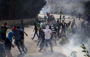 مواجهات بين المواطنين والاحتلال في قرية العيساوية