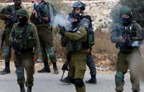 مواجهات واعتقالات في مناطق متفرقة بالضفة والقدس