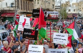 شاهد.. مسيرة لدعم المقدسيين ورفض اعتداءات الاحتلال في الاردن